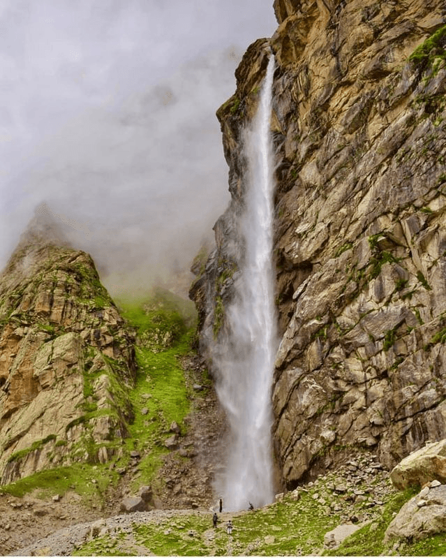Vasudhara Falls